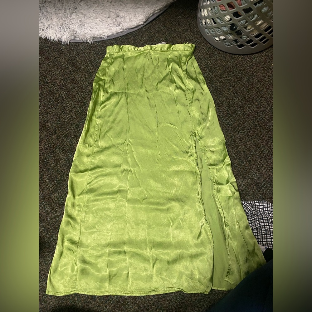 H&M satin green skirt size 4
